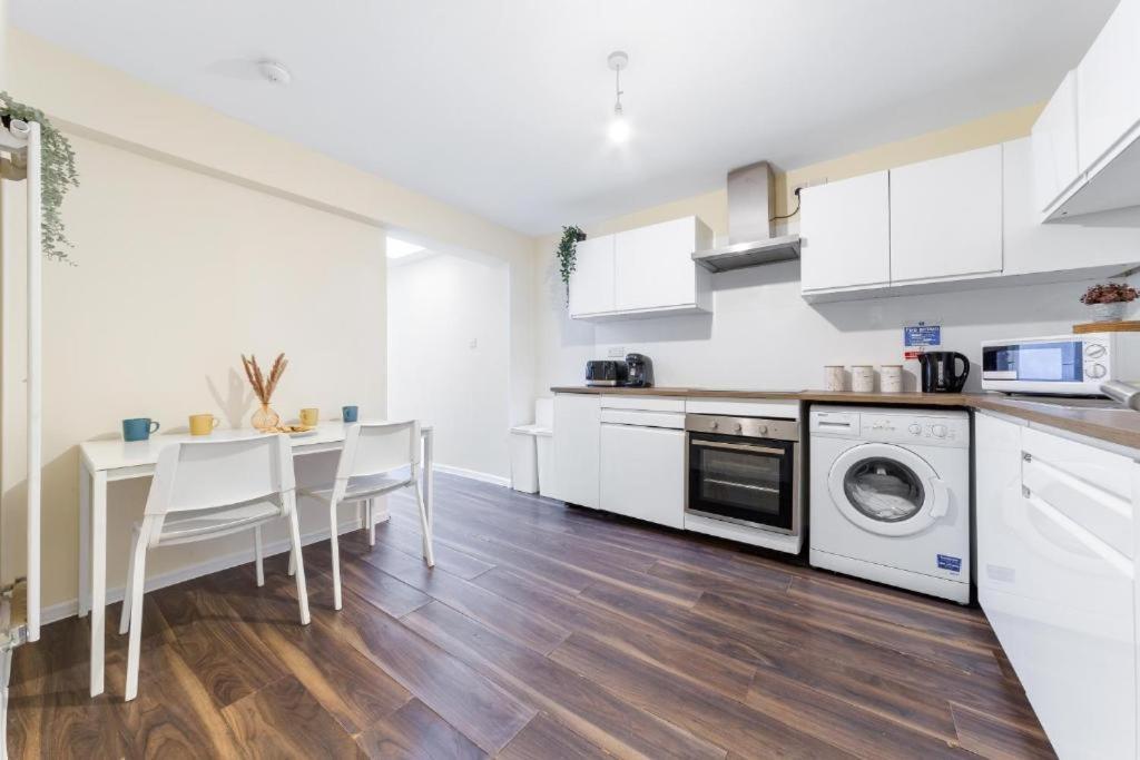 Twickenham Homes Isleworth Ngoại thất bức ảnh