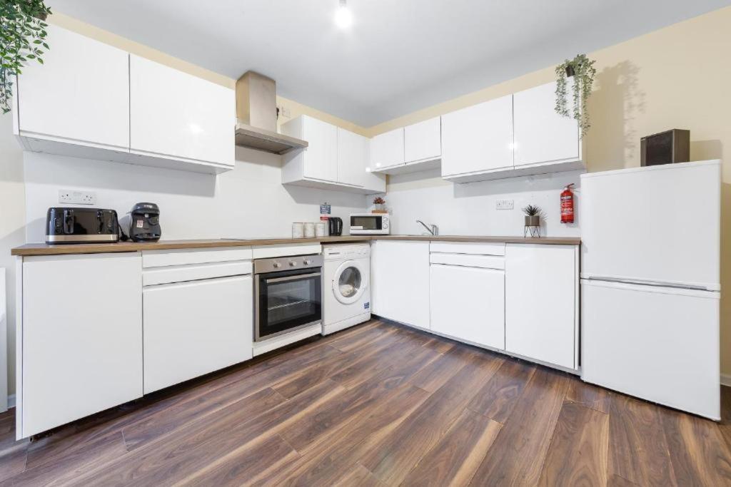 Twickenham Homes Isleworth Ngoại thất bức ảnh